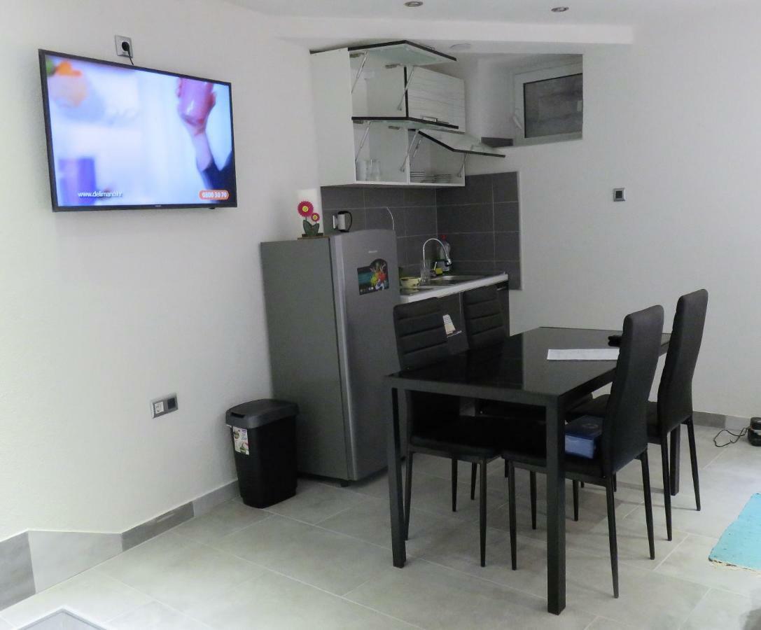 Apartament Cres Eksteriør billede