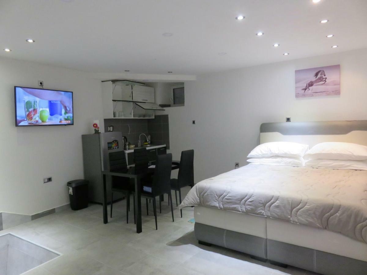 Apartament Cres Eksteriør billede