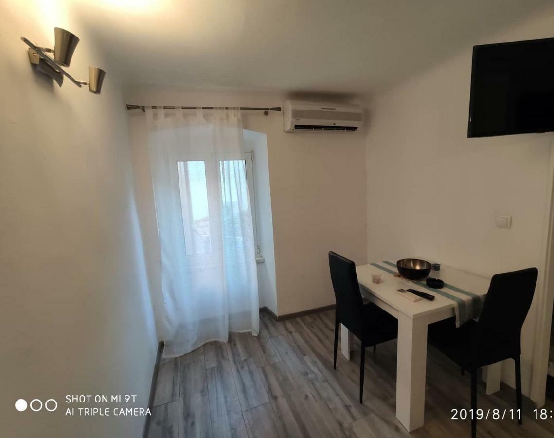 Apartament Cres Eksteriør billede