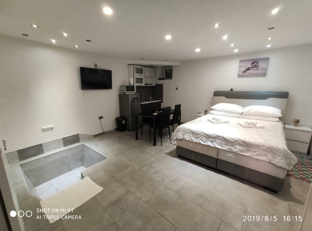 Apartament Cres Eksteriør billede